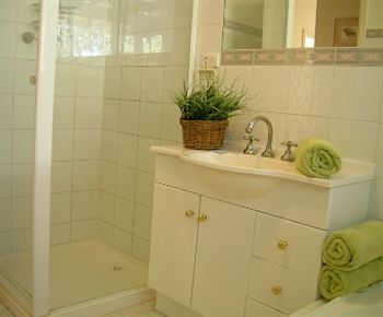 Australian Home Away @ Doncaster Grange Park - WA Accommodation 20