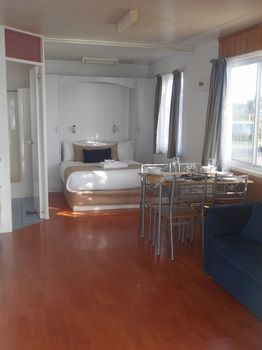 Two Shores Holiday Village - YWait Travel 7