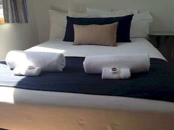 Two Shores Holiday Village - YWait Travel 10