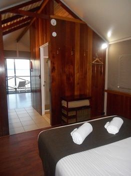 Two Shores Holiday Village - YWait Travel 13