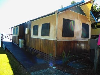 Two Shores Holiday Village - YWait Travel 14