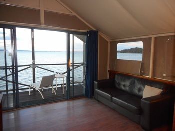 Two Shores Holiday Village - YWait Travel 16