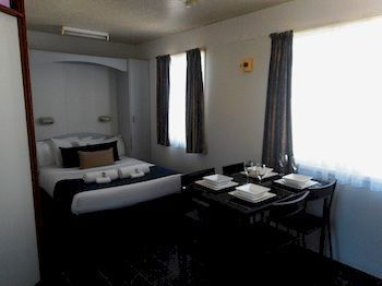Two Shores Holiday Village - YWait Travel 17