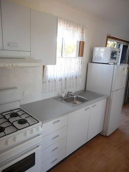 Two Shores Holiday Village - YWait Travel 19