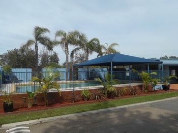 Two Shores Holiday Village - YWait Travel 21
