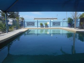 Two Shores Holiday Village - YWait Travel 22