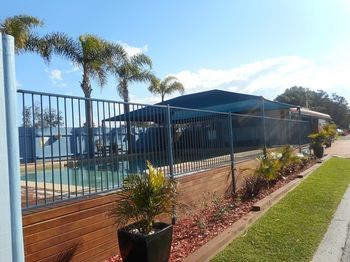 Two Shores Holiday Village - YWait Travel 23