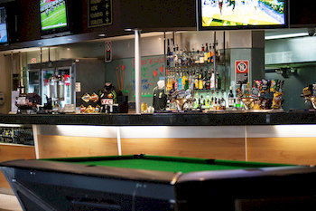 High Flyer Hotel - Accommodation Find 1