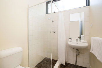 High Flyer Hotel - Accommodation Find 14