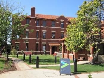 Yarra House Campus Summer Stays - Accommodation Australia 7