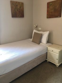 Boronia Lodge Burwood - Accommodation Find 28