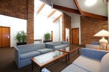 Hunter Valley Hotel Academy - Casino Accommodation 7