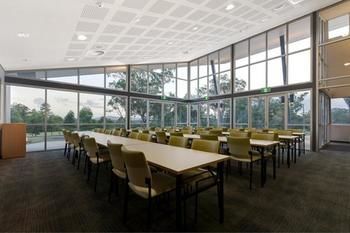 Hunter Valley Hotel Academy - Casino Accommodation 9