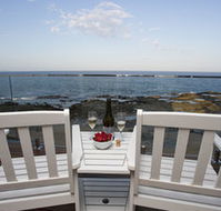 Ocean Front at The Entrance - YWait Travel