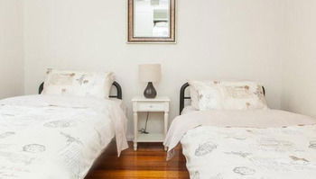 Eltham Retreat - Accommodation Broken Hill 7