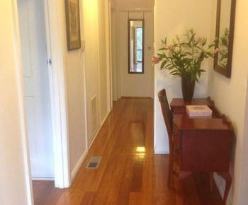 Eltham Retreat - Accommodation Broken Hill 11