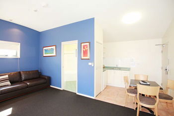 Travellers Motor Village - WA Accommodation 7