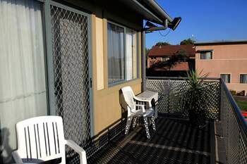 Travellers Motor Village - WA Accommodation 64