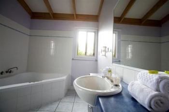 Toowoon Bay Holiday Park - YWait Travel 0