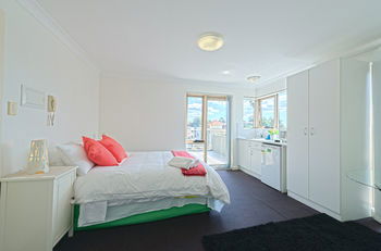 Cityview Studio Accommodation - Accommodation Australia 12