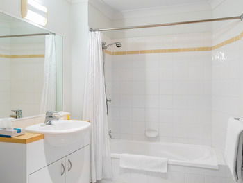 The Brighton Apartments - Townsville Tourism 6