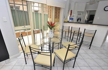Kingsford 12 Shaw Furnished Apartment - Accommodation Find 3