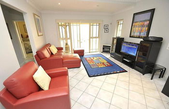 Kingsford 12 Shaw Furnished Apartment - Accommodation Find 5