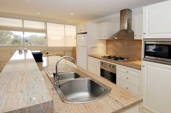 Neutral Bay 46 Young Furnished Apartment - Whitsundays Tourism 4