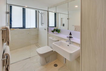Breeze Mooloolaba - YWait Travel 1