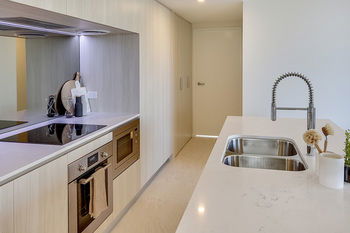 Breeze Mooloolaba - YWait Travel 5