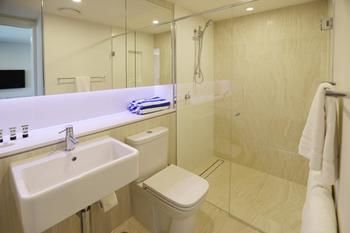 Breeze Mooloolaba - YWait Travel 21