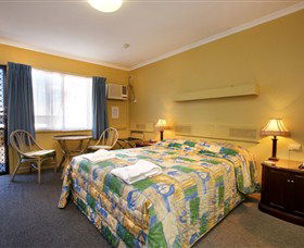 Ambassador Motor Inn - thumb 1