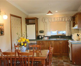 Swansea Cottages & Motel Suites - Casino Accommodation 4
