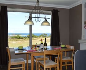 A Portside Experience - King Island - YWait Travel 0