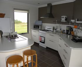 A Portside Experience - King Island - YWait Travel 3