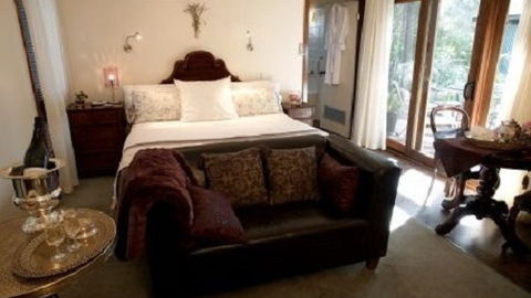 Forlonge Bed & Breakfast - Townsville Tourism 1