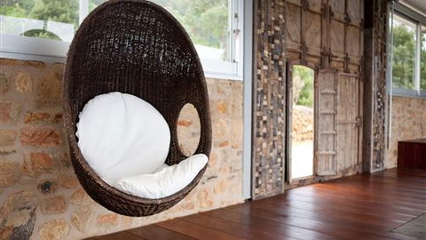 Feathertop Chateau - Townsville Tourism 1