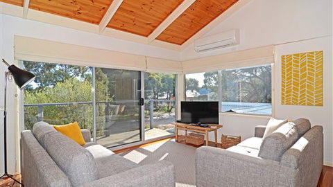 Barrakee Beach House - Anglesea - WA Accommodation 0