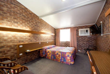 Allan Cunningham Motel And Old Wagon Restaurant - YWait Travel 7