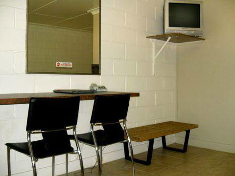 Augathella On The Highway - Byron Bay Accommodation 3