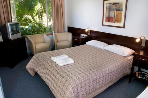 Buffalo Motel And Country Retreat - YWait Travel 4