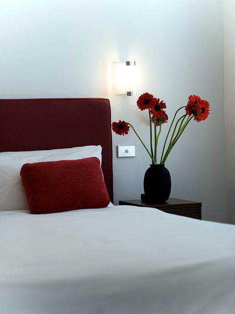 Easystay One Bedroom Apartment - Raglan Street - Accommodation Australia 1