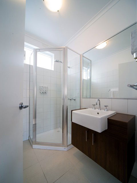Easystay One Bedroom Apartment - Raglan Street - Accommodation Australia 4