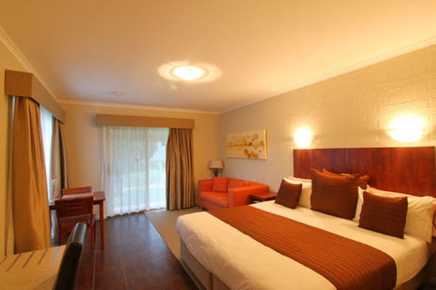 Euston Club Cabin Resort - Accommodation Find 6