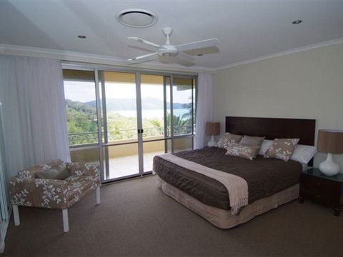 Hamilton Island Private Apartment - Poinciana - YWait Travel 2