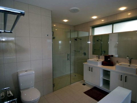 Hamilton Island Private Apartment - Poinciana - YWait Travel 3