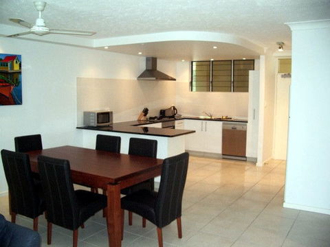 Hamilton Island Private Apartment - The Lodge - YWait Travel 0
