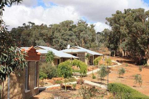 Hotham Ridge Winery & Cottages - Accommodation Find 2
