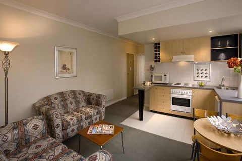 North Melbourne Serviced Apartments - Holiday Sydney 2