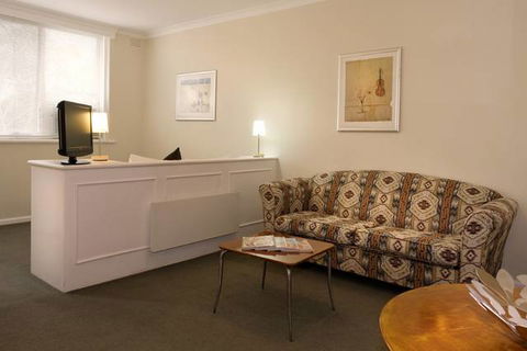 North Melbourne Serviced Apartments - Holiday Sydney 3